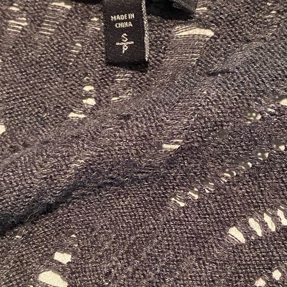 Express asymmetrical sweater - Picture 9 of 11